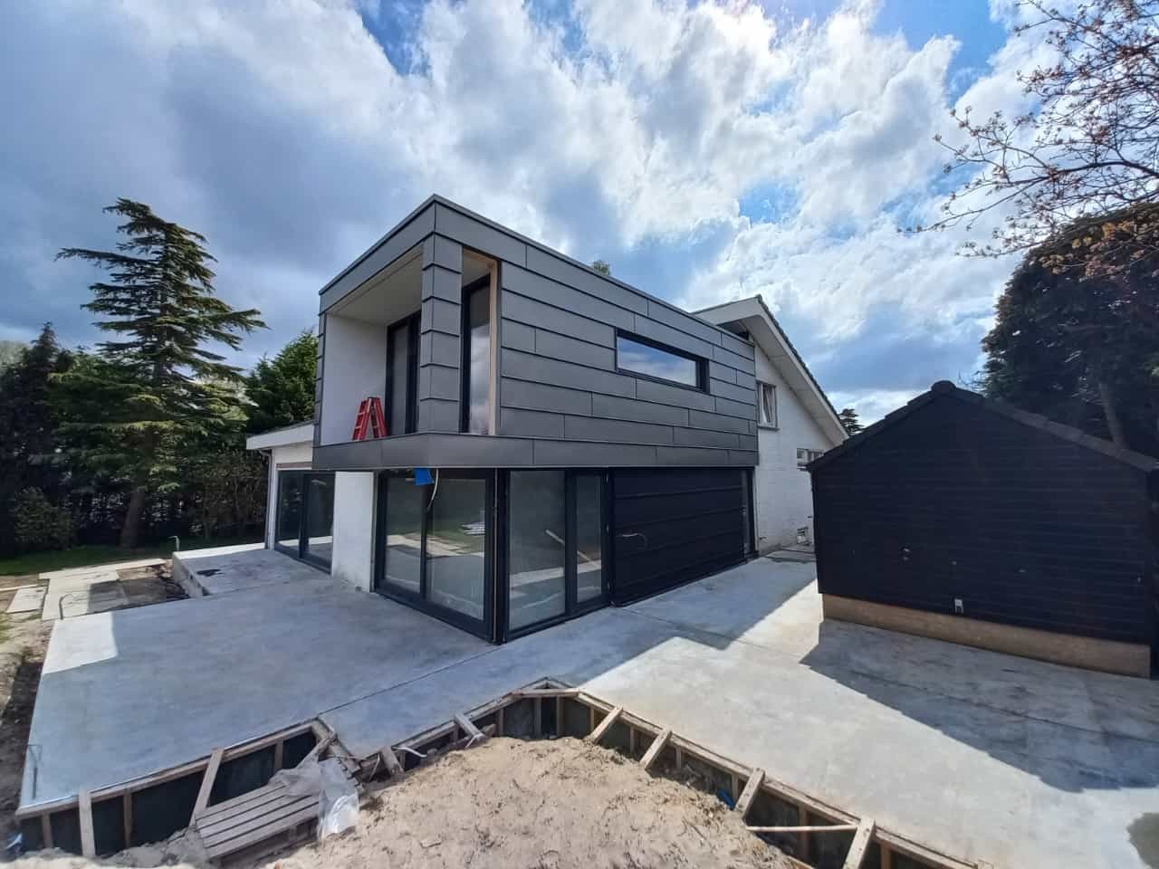 aanbouw lage zwaluw